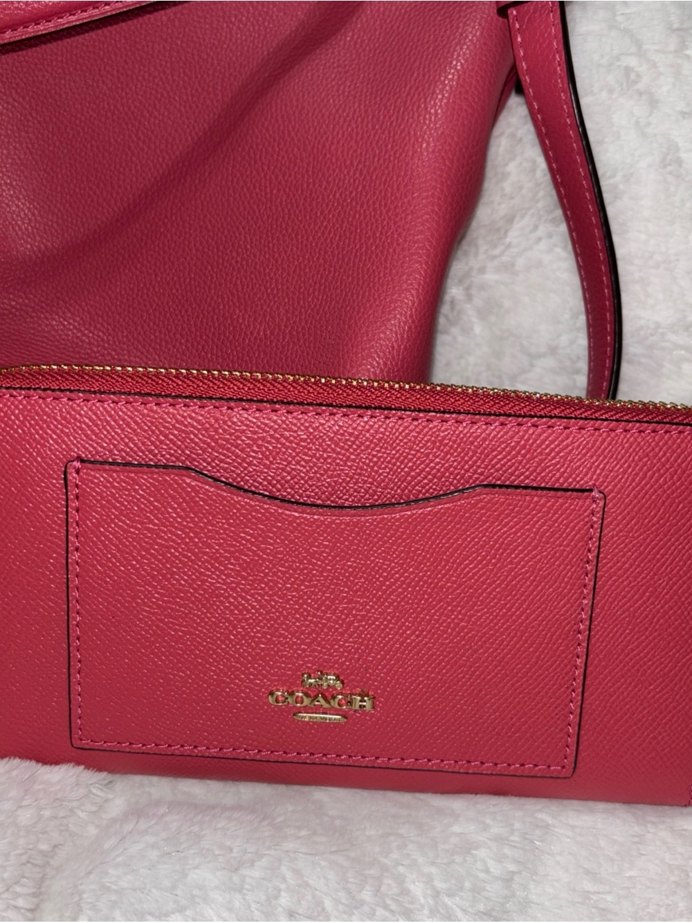 Coach Rose Pink Pebbled Leather Shoulder Bag with Wallet - Picture 2 of 16